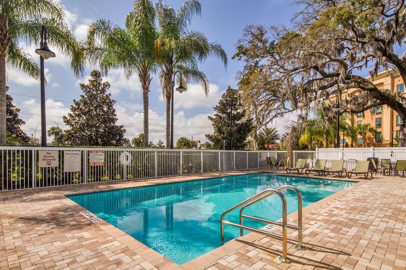 Holiday Inn Express Hotel & Suites Orlando - Apopka By Ihg Forest City Exterior photo